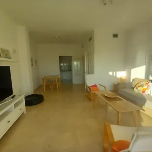 Amplio, Luminoso Y Moderno Con Amplia Terraza Y Hermosas Vistas En Exclusiva Urbanizacion Benalmádena